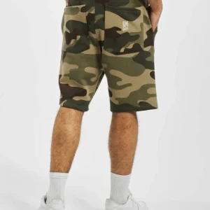 Dangerous DNGRS Herren Shorts Classic In Camouflage 6