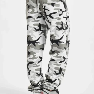 URBAN CLASSICS Herren Jogginghose Basic 2.0 In Camouflage 6