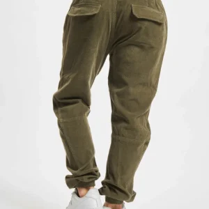 URBAN CLASSICS Herren Jogginghose Corduroy In Olive 6