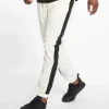 URBAN CLASSICS Herren Jogginghose Side Striped Crinkle In Weiß 8
